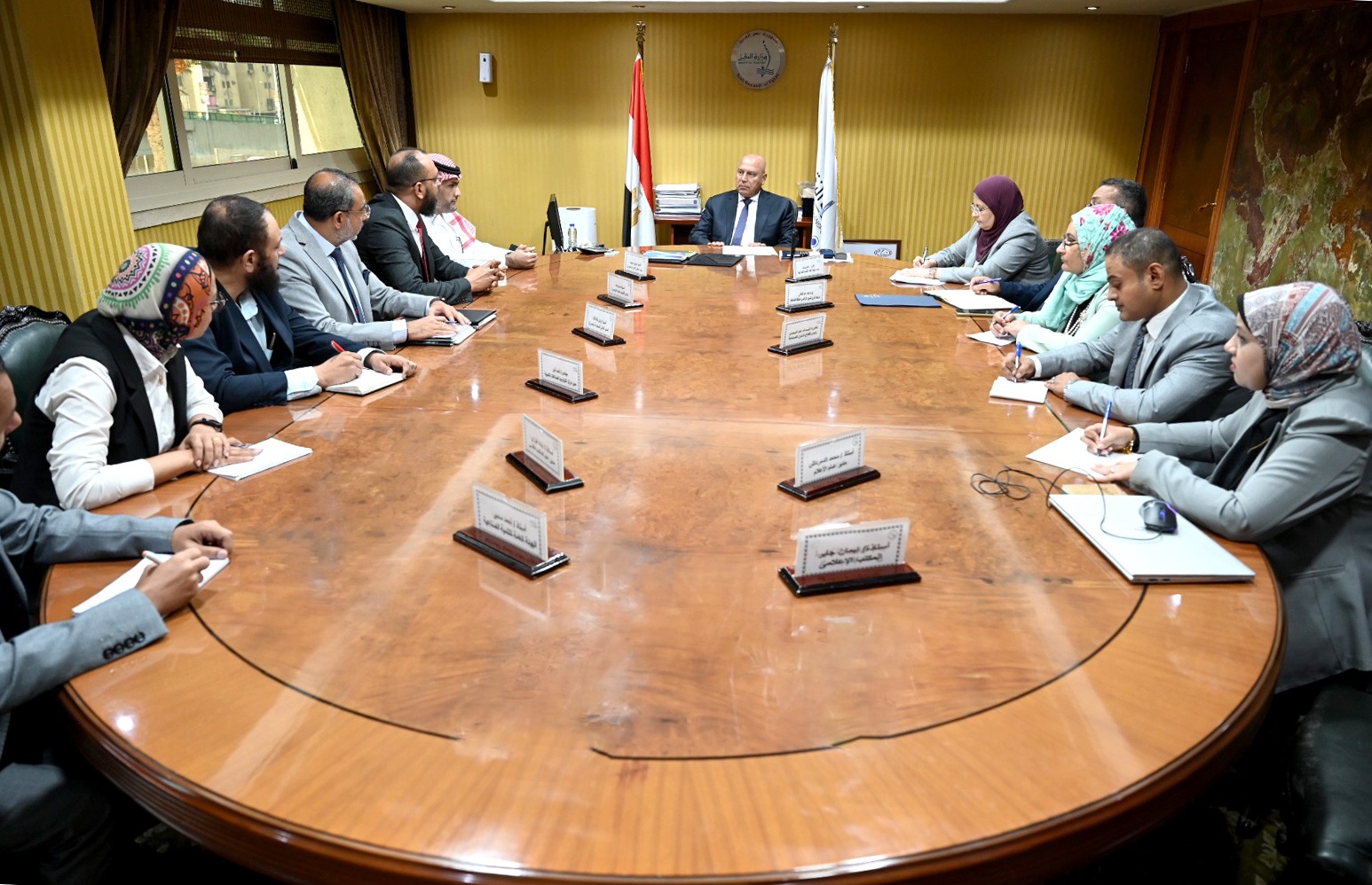 الوزير يجتمع مع مجموعة كنان القابضة السعودية
