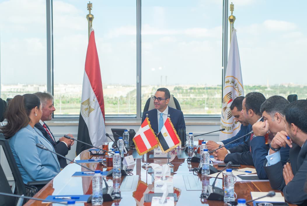 وزير الاستثمار يلتقي سفير الدنمارك بالقاهرة
