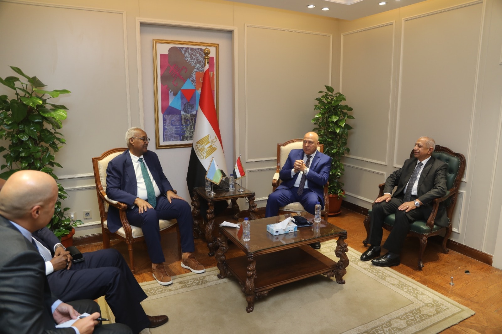 وزير الصناعة يستقبل رئيس سلطة الموانئ والسفير الجيبوتي