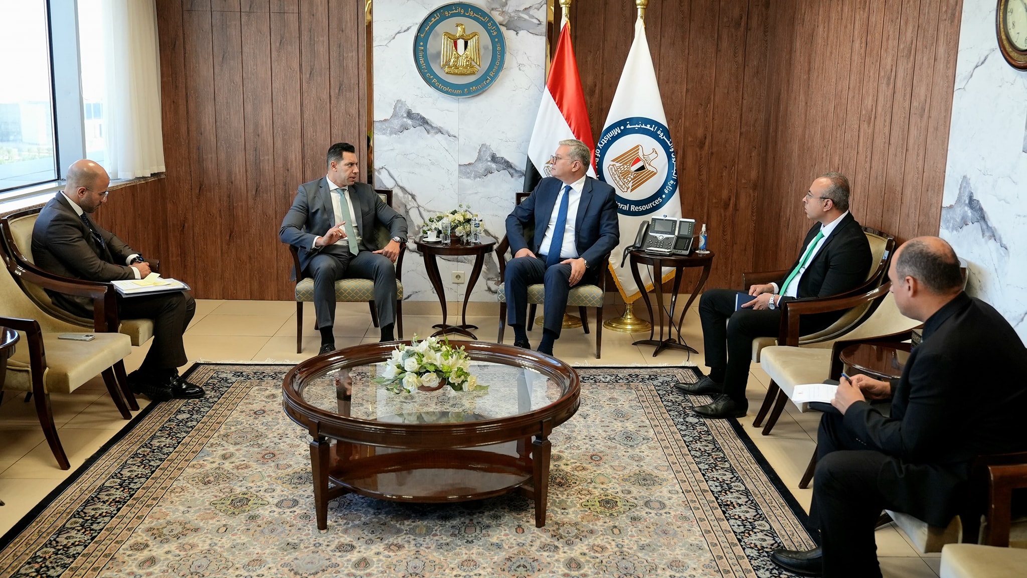 وزير البترول يلتقي مع مدير شركة هاربور إنرجي البريطانية