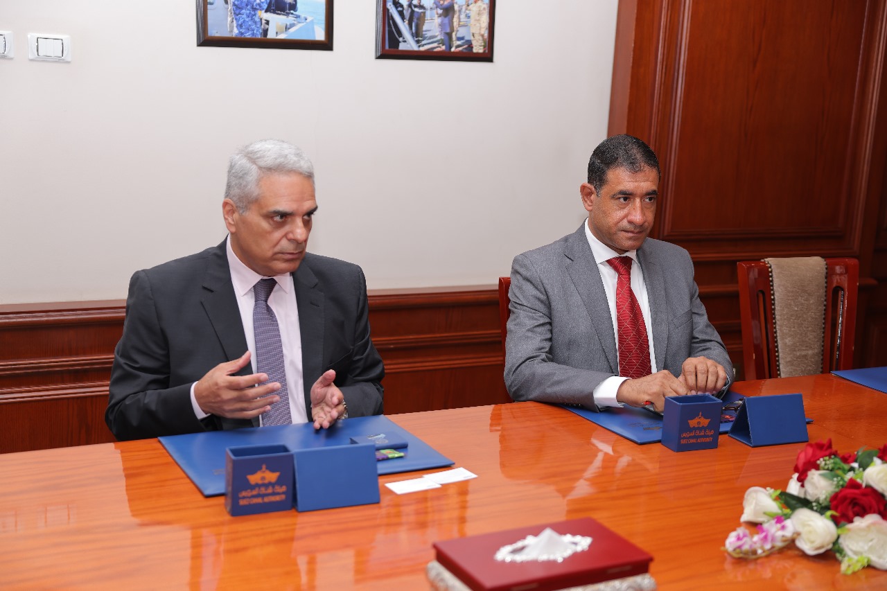 الفريق أسامة ربيع يجتمع مع نائب رئيس شركة CSTC الصينية