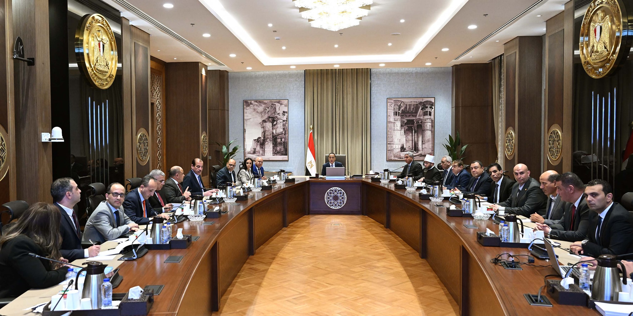 رئيس الوزراء يترأس اجتماع اللجنة العليا للحج