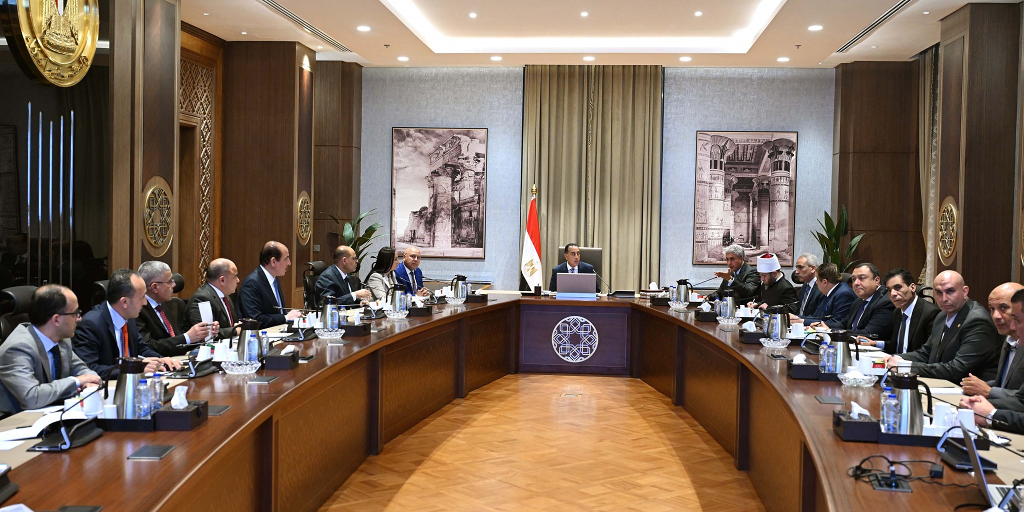 رئيس الوزراء يترأس اجتماع اللجنة العليا للحج