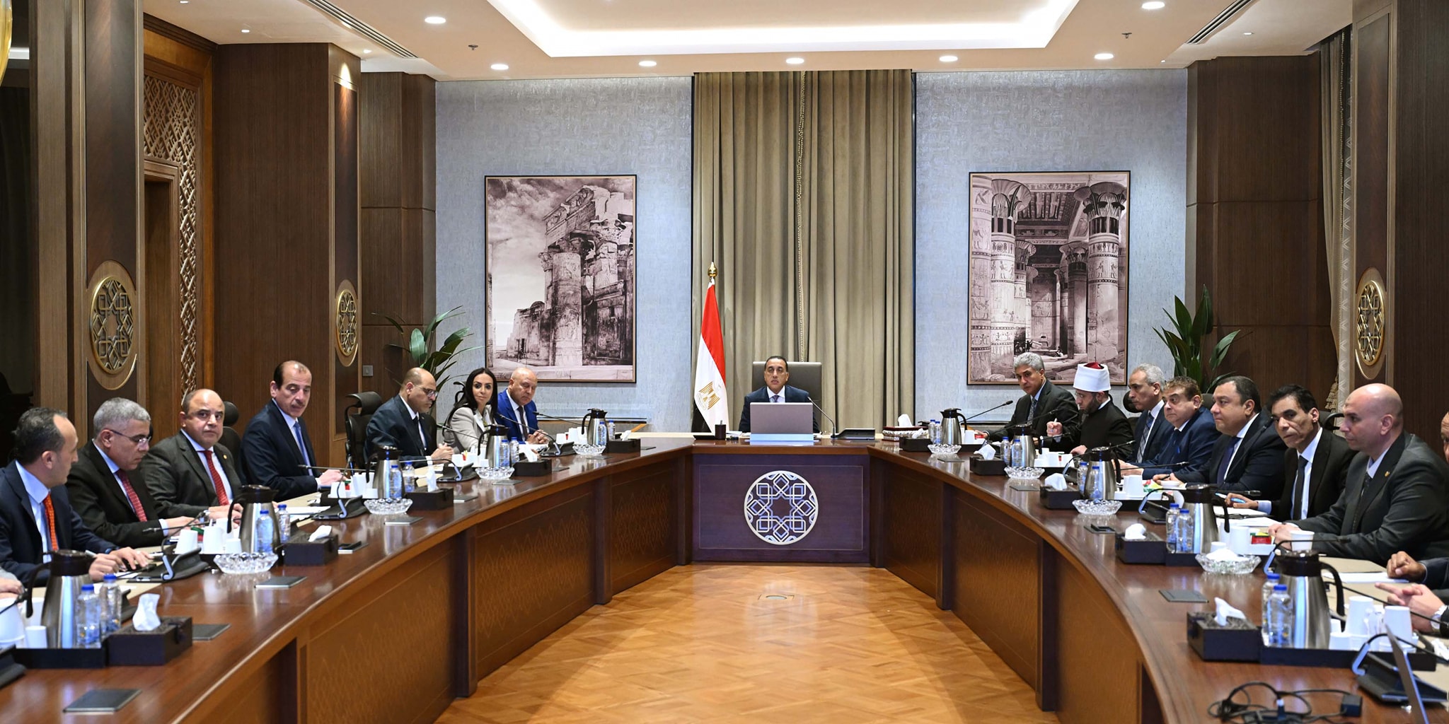 رئيس الوزراء يترأس اجتماع اللجنة العليا للحج