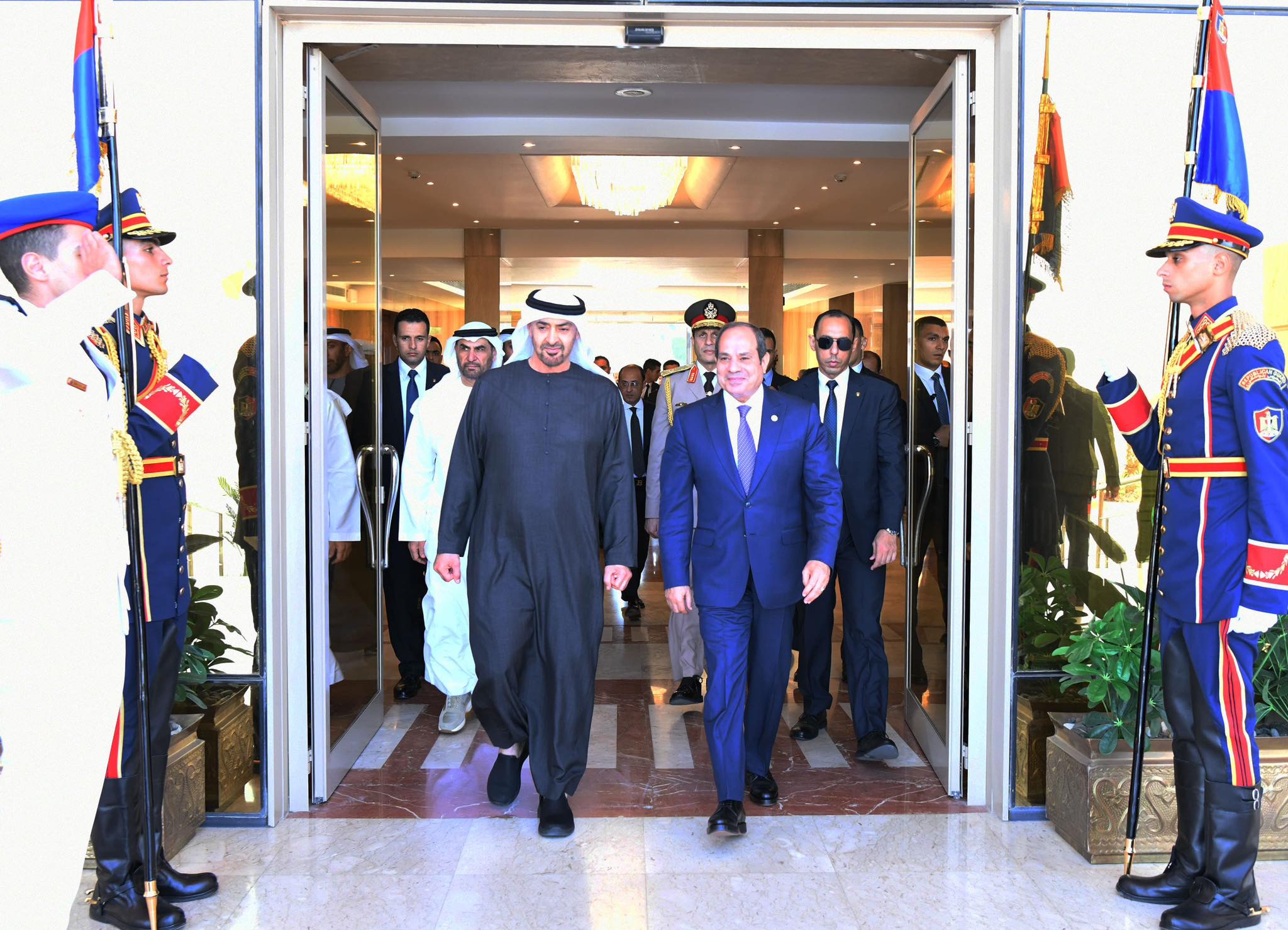 الرئيس السيسي يستقبل رئيس دولة الإمارات العربية المتحدة