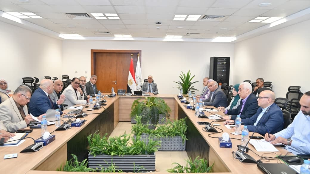 الدكتور سويلم يتابع آخر مستجدات إنشاء مدارس فنية مهنية لتكنولوجيا الري
