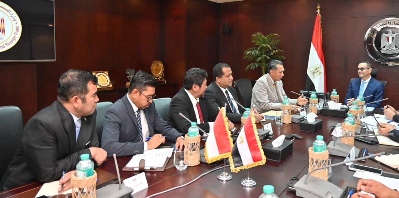 وزير الاستثمار يجتمع مع سفير جمهورية إندونيسيا