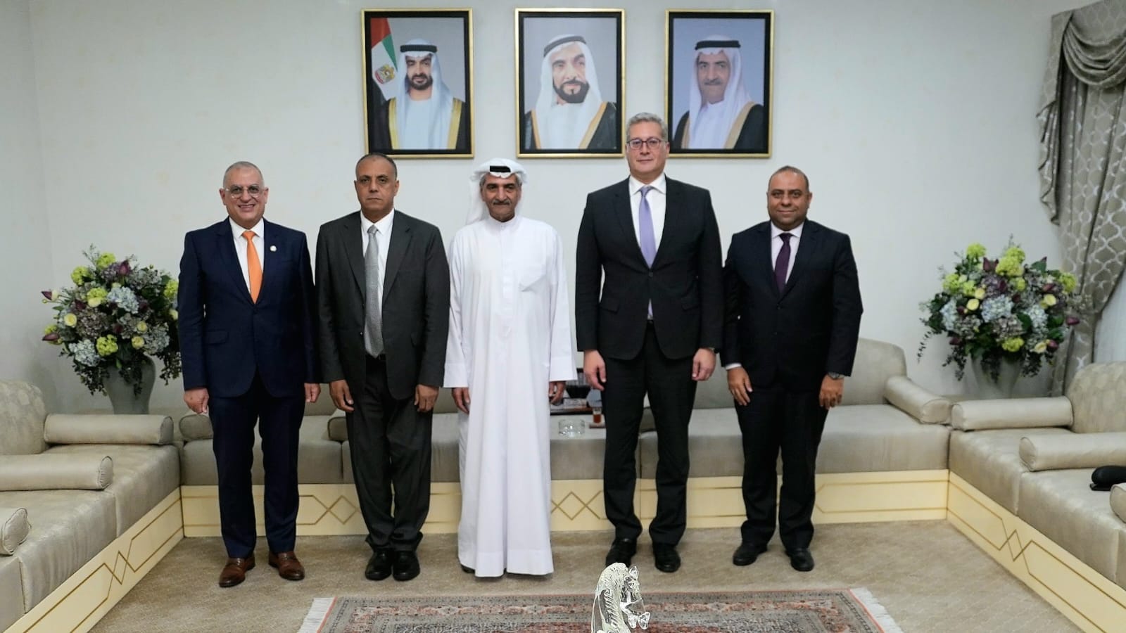 حاكم الفجيرة يستقبل وزير البترول والثروة المعدنية