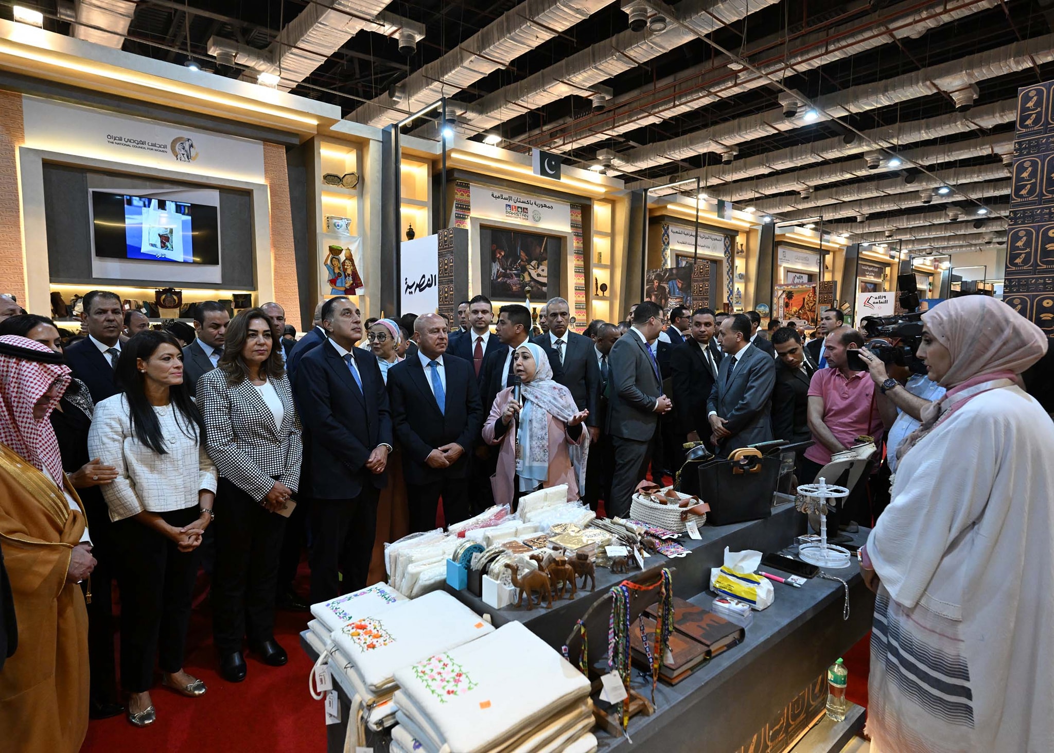 رئيس الوزراء يفتتح الدورة السابعة من معرض تراثنا 2025