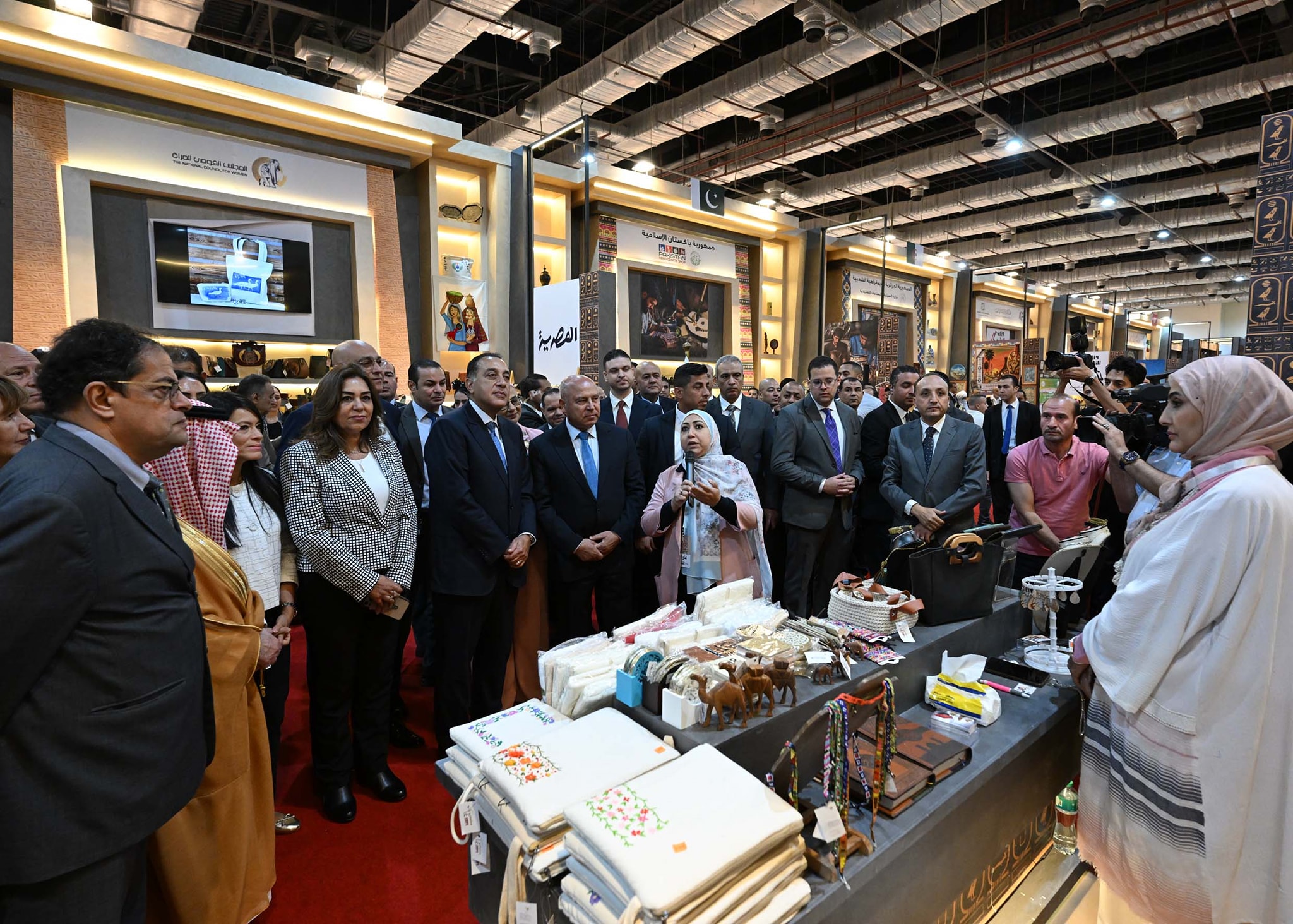 رئيس الوزراء يفتتح الدورة السابعة من معرض تراثنا 2025
