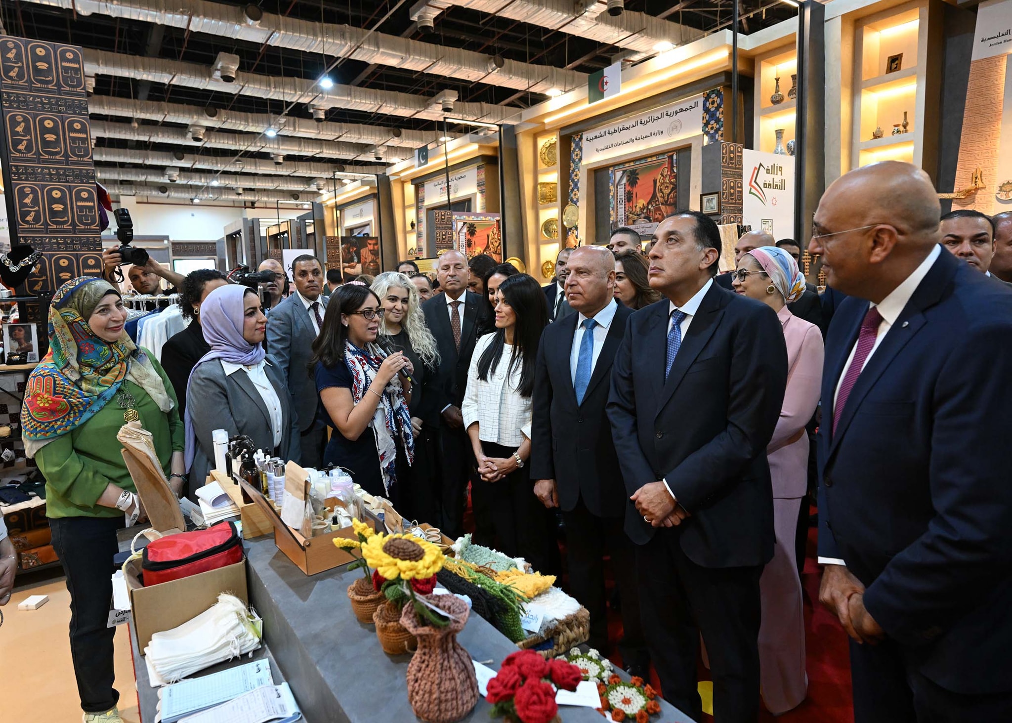 رئيس الوزراء يفتتح الدورة السابعة من معرض تراثنا 2025