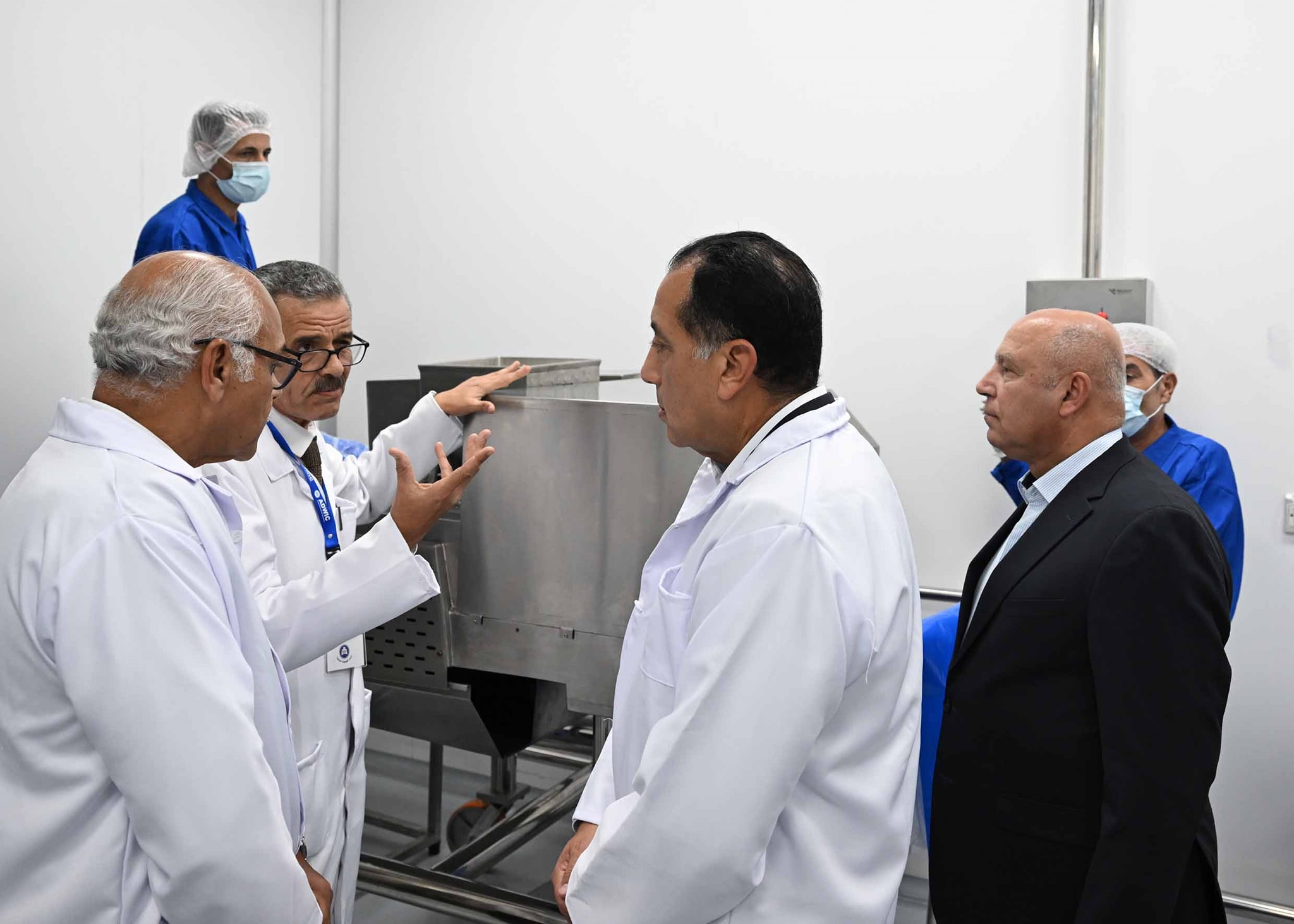 رئيس الوزراء يفتتح مصنع إنتاج الخامات الدوائية