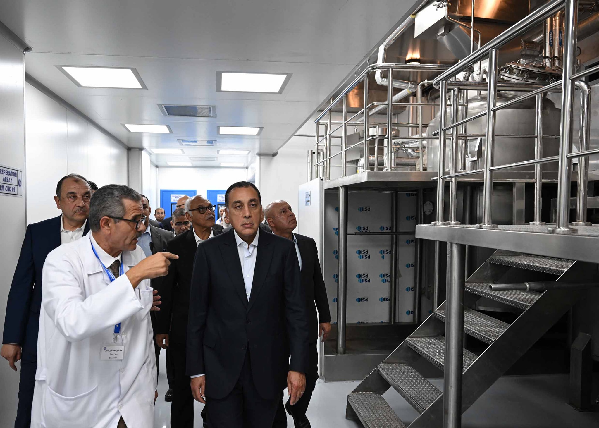 رئيس الوزراء يفتتح مصنع إنتاج الخامات الدوائية
