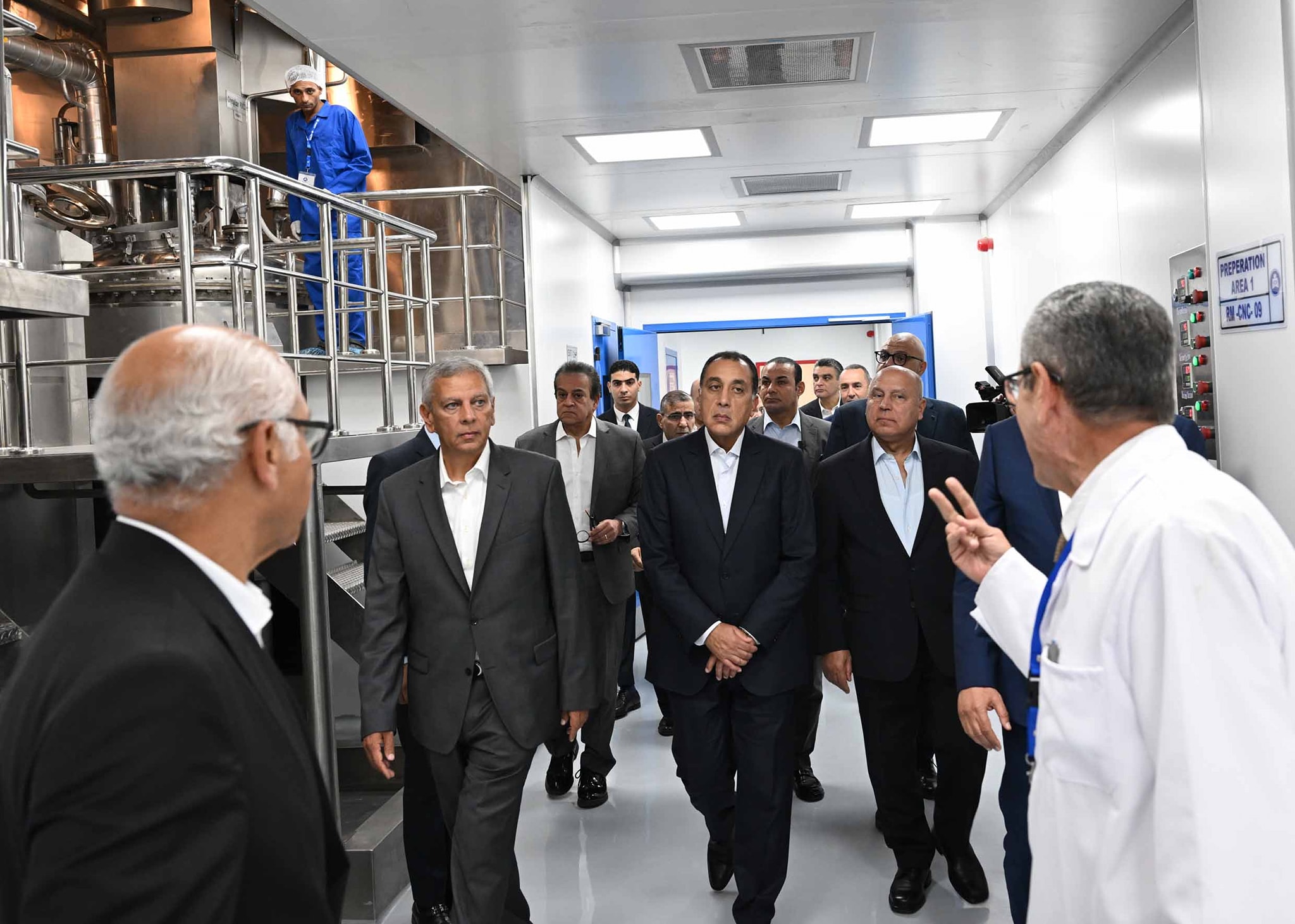 رئيس الوزراء يفتتح مصنع إنتاج الخامات الدوائية