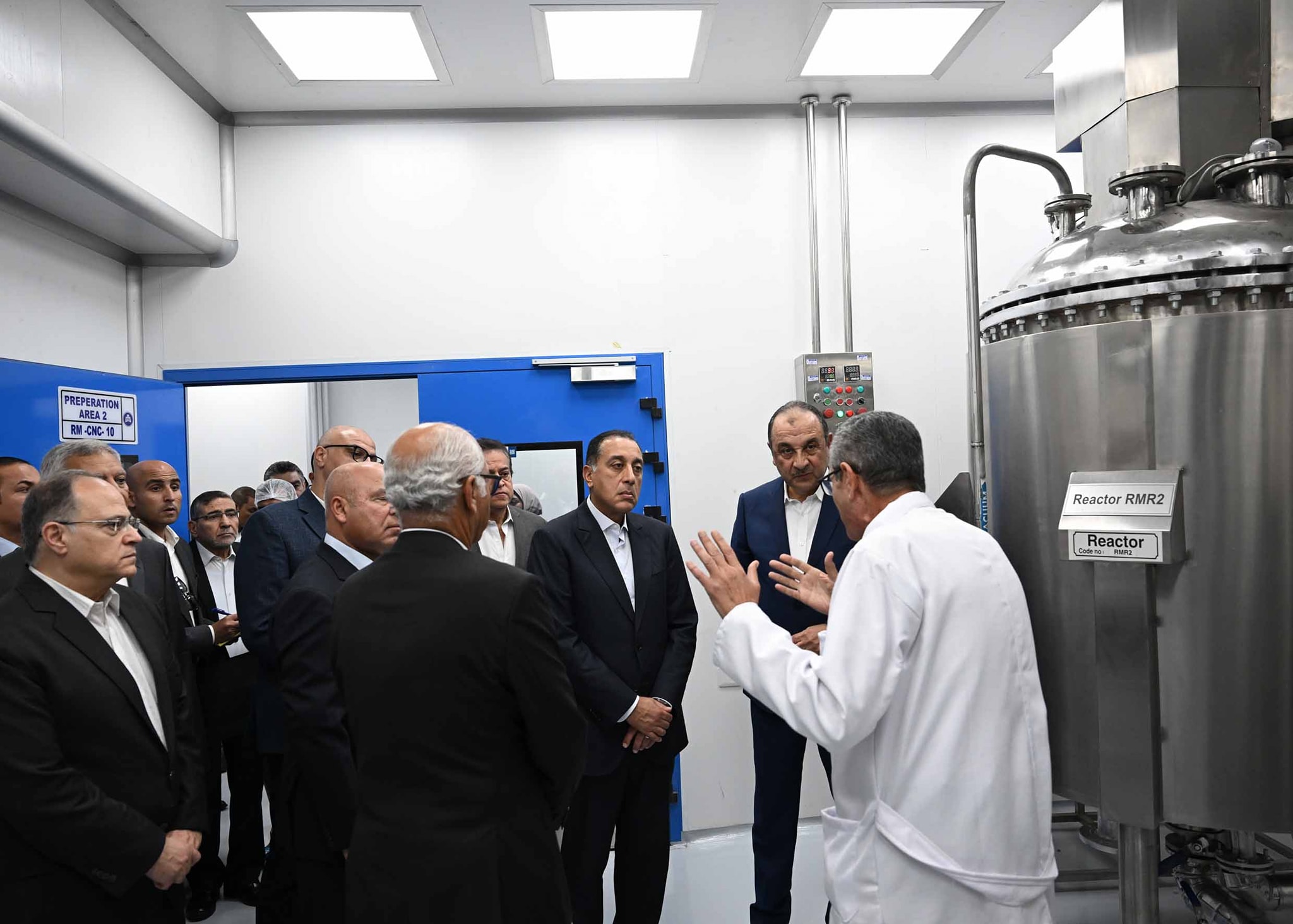 رئيس الوزراء يفتتح مصنع إنتاج الخامات الدوائية