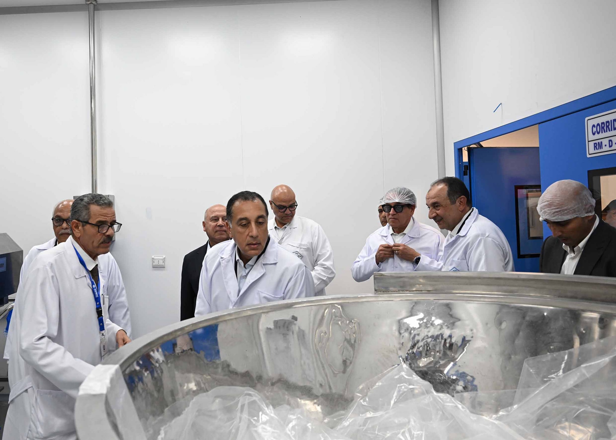 رئيس الوزراء يفتتح مصنع إنتاج الخامات الدوائية