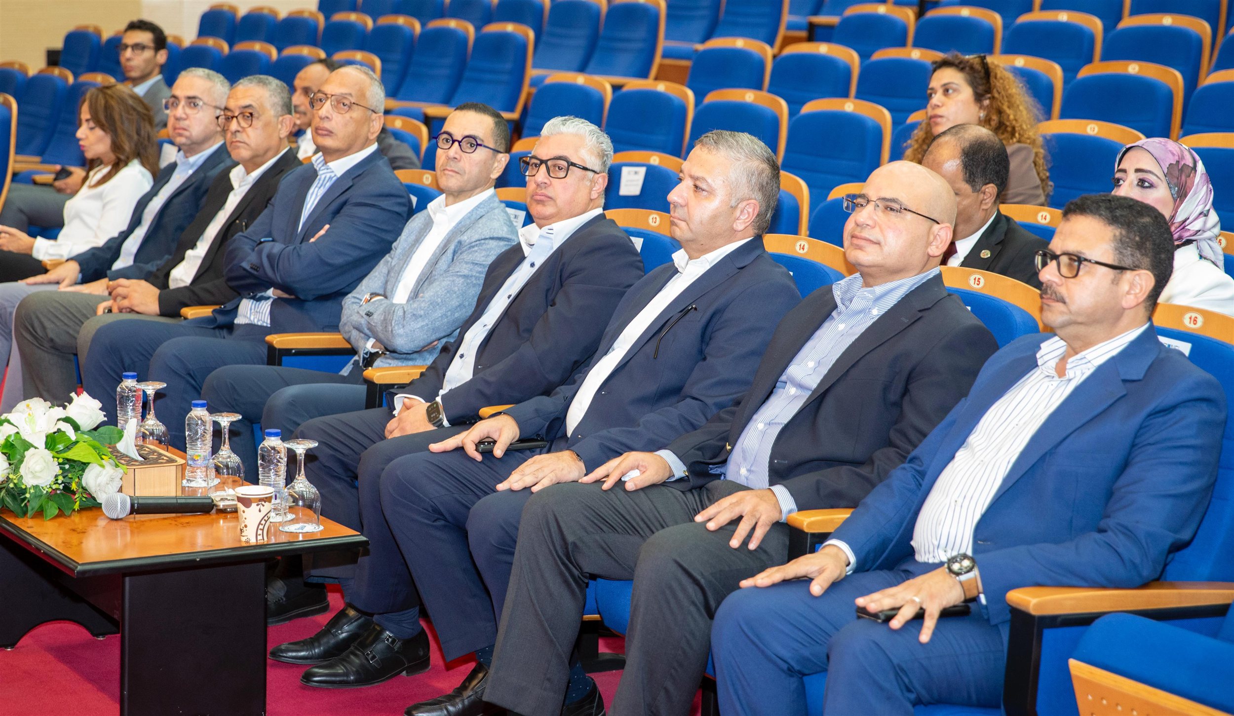 وليد جمال الدين والخطيب يفتتحان المعامل المركزية الصناعية بميناء السخنة