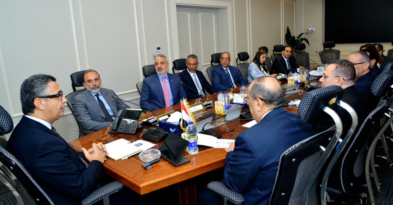 وزير التموين يلتقي الرئيس التنفيذي للقطاع المؤسسي بشركة إي أند مصر