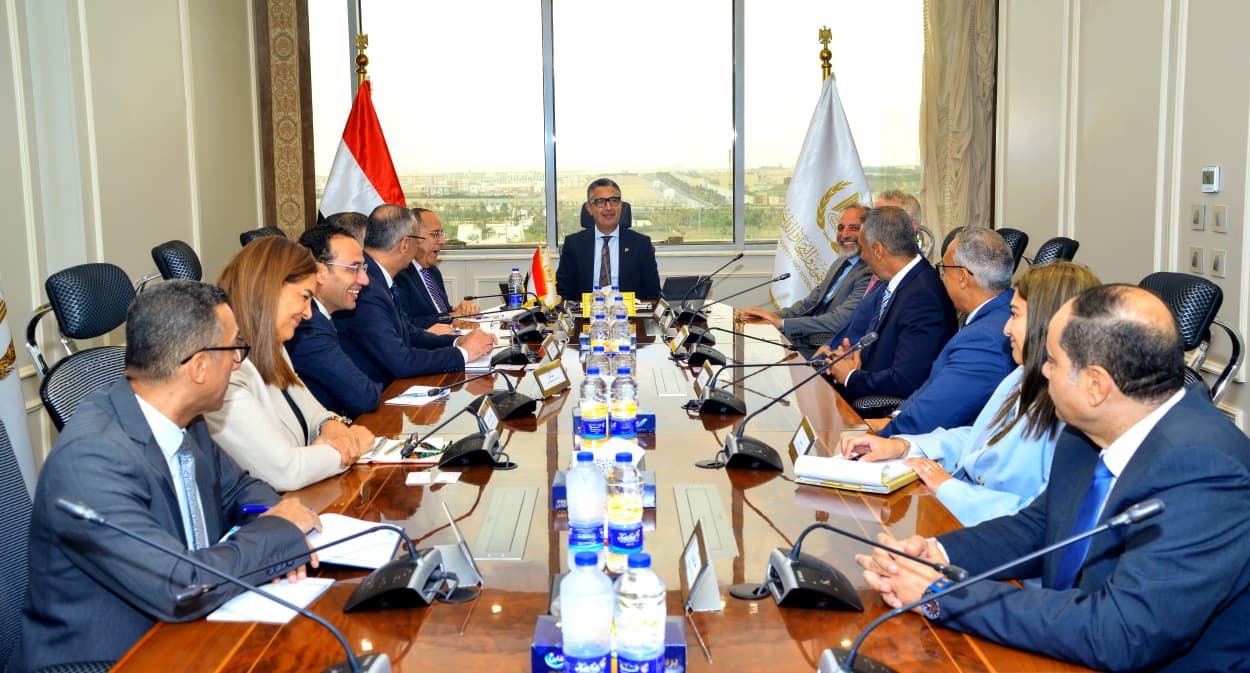 وزير التموين يلتقي الرئيس التنفيذي للقطاع المؤسسي بشركة إي أند مصر