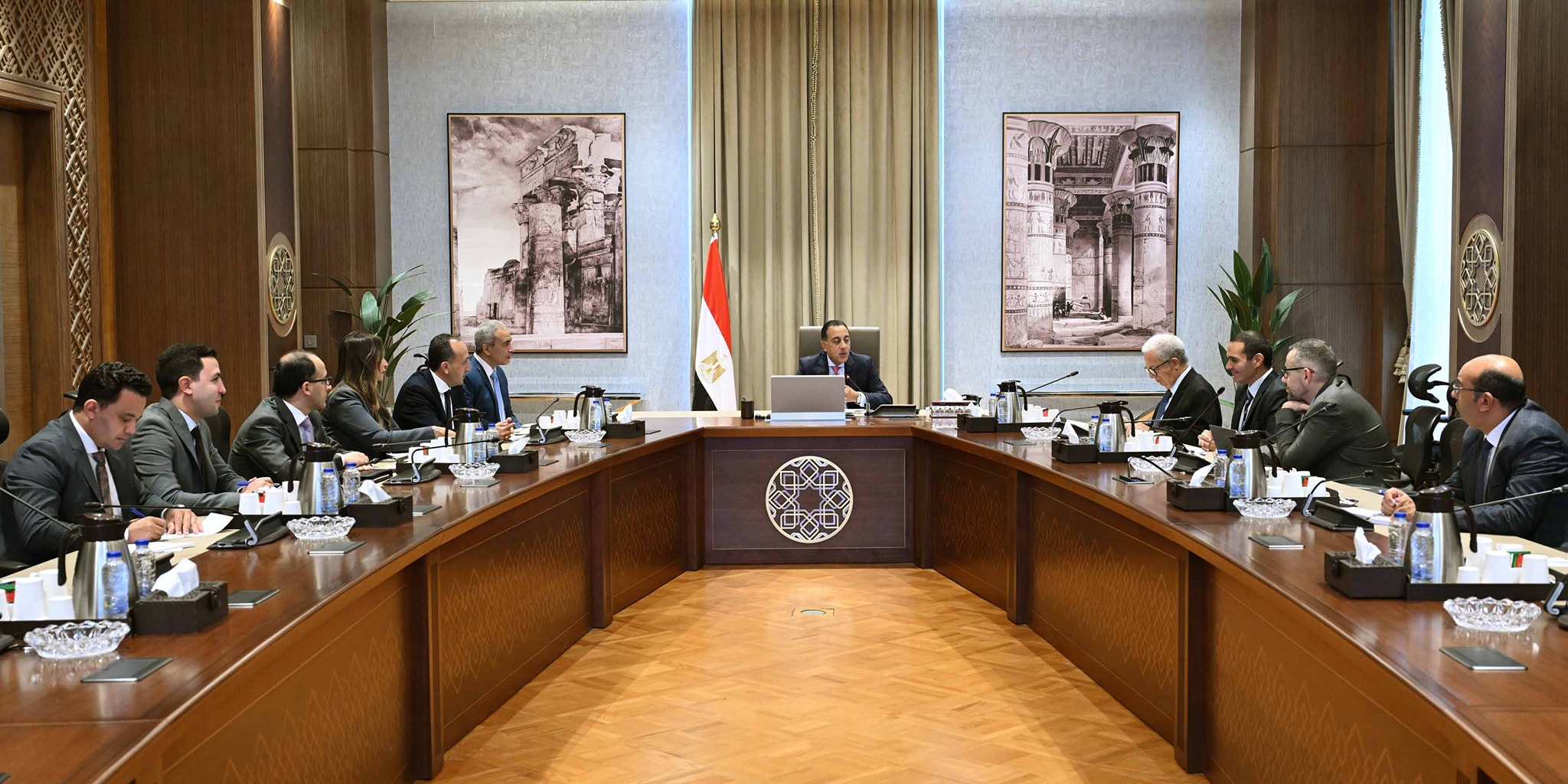 مدبولي يجتمع مع أعضاء اللجنة الاستشارية للاقتصاد الكلي