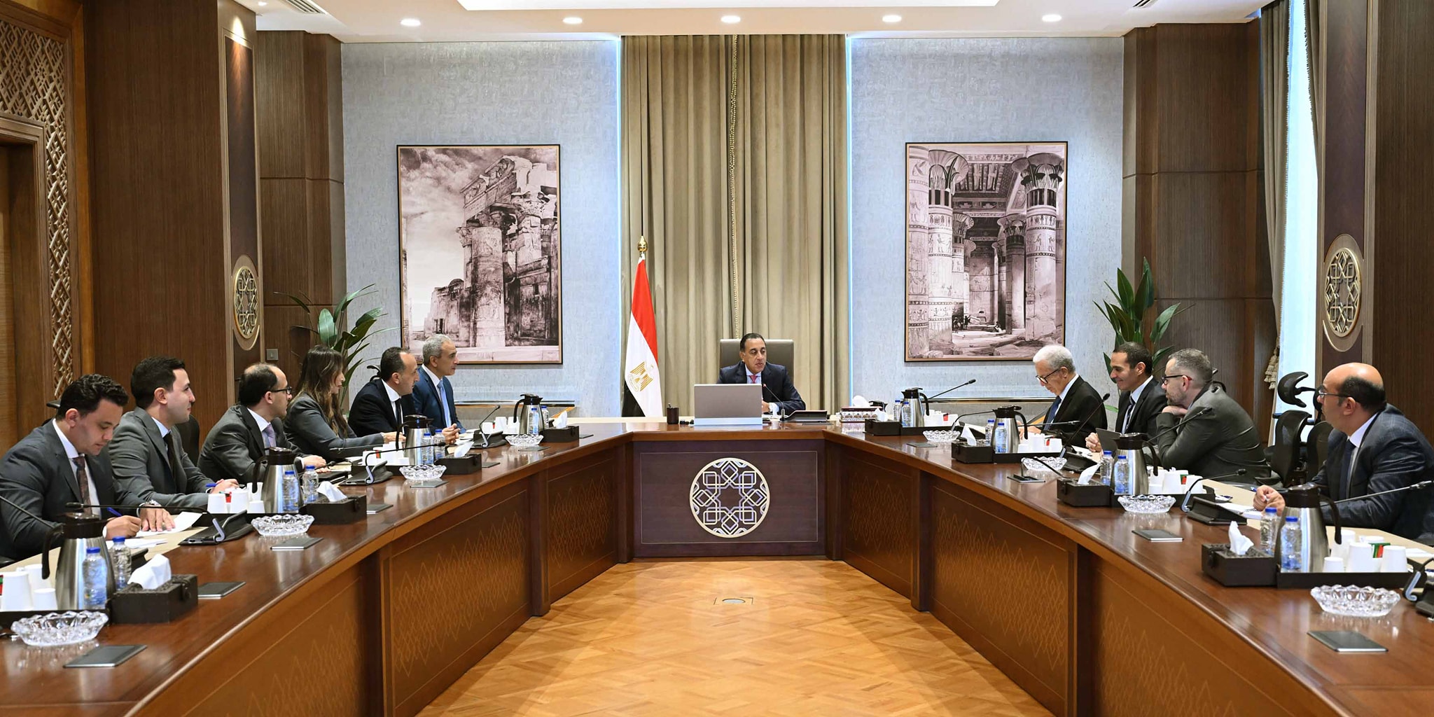 مدبولي يجتمع مع أعضاء اللجنة الاستشارية للاقتصاد الكلي