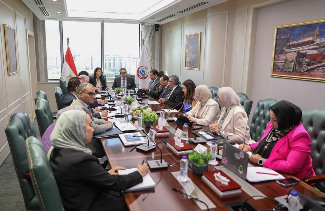 وزير الصحة في اجتماع مع وزيرة والتخطيط والتعاون الدولي