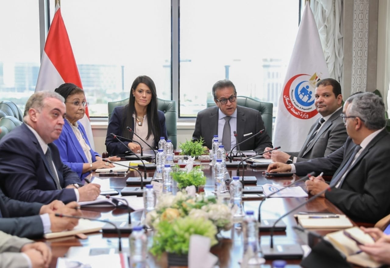 وزير الصحة في اجتماع مع وزيرة والتخطيط والتعاون الدولي