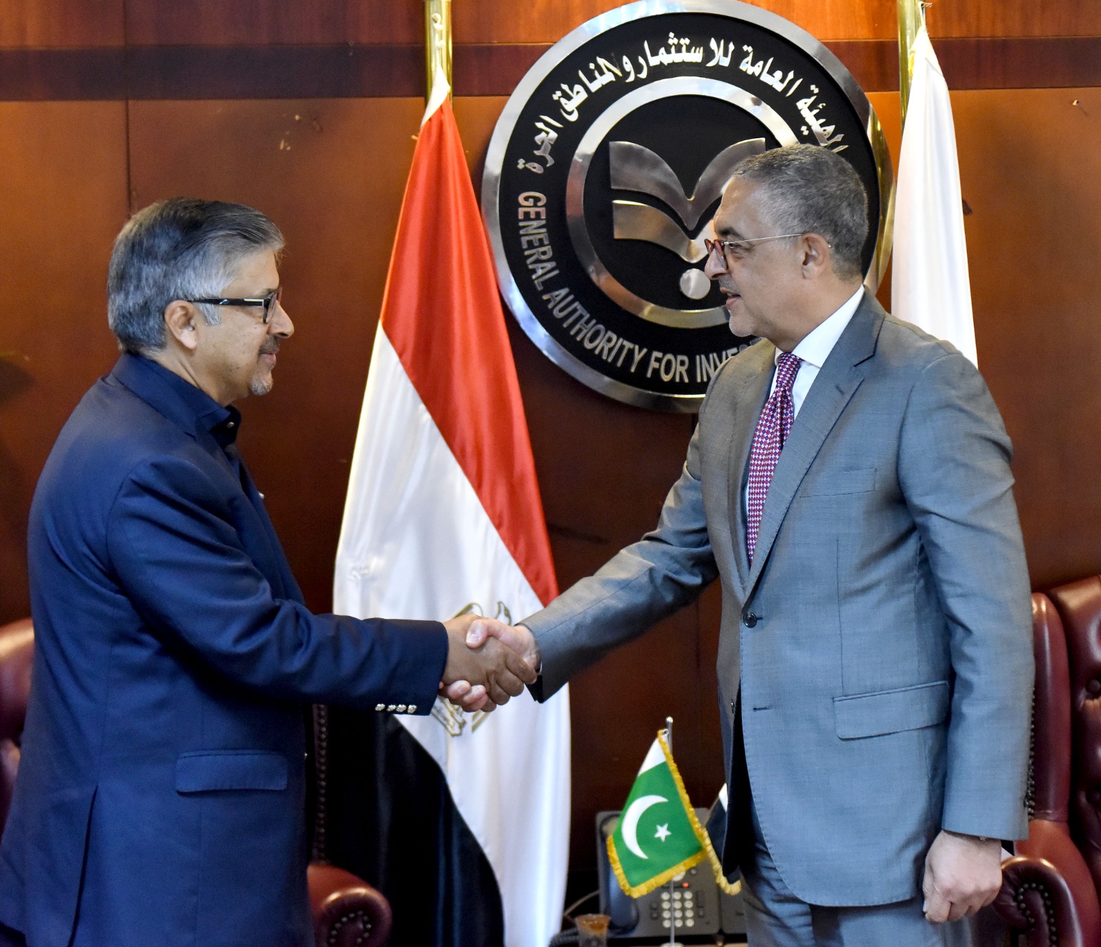 حسام هيبة يلتقي السفير الباكستاني بالقاهرة
