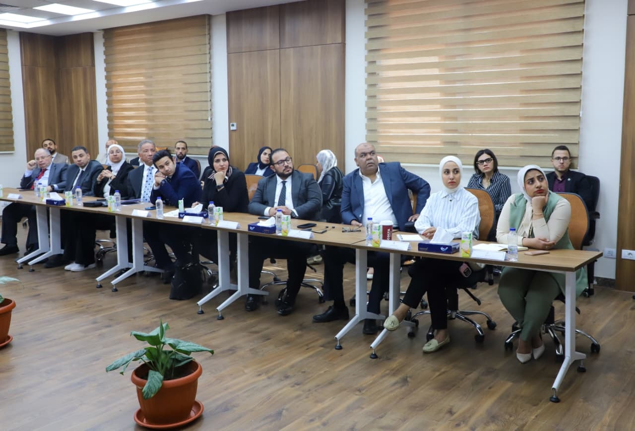 رئيس هيئة الدواء يجتمع مع عدد من ممثلي شركات التوزيع