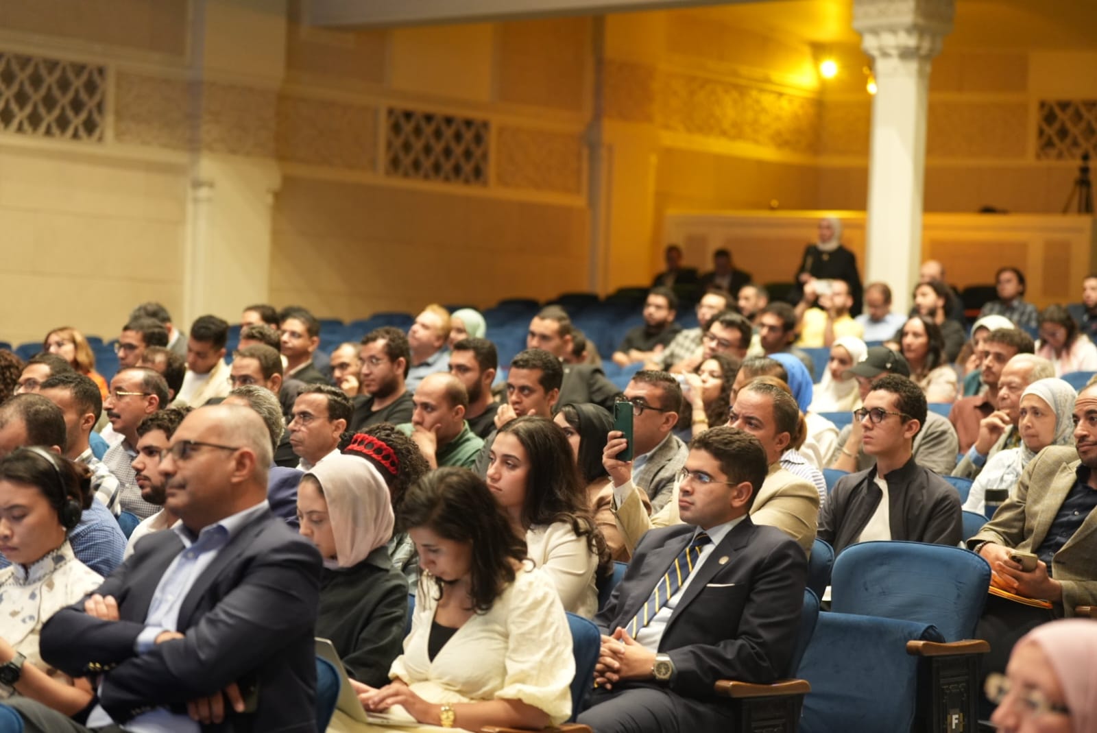 وزير المالية في حوار مفتوح بالجامعة الأمريكية