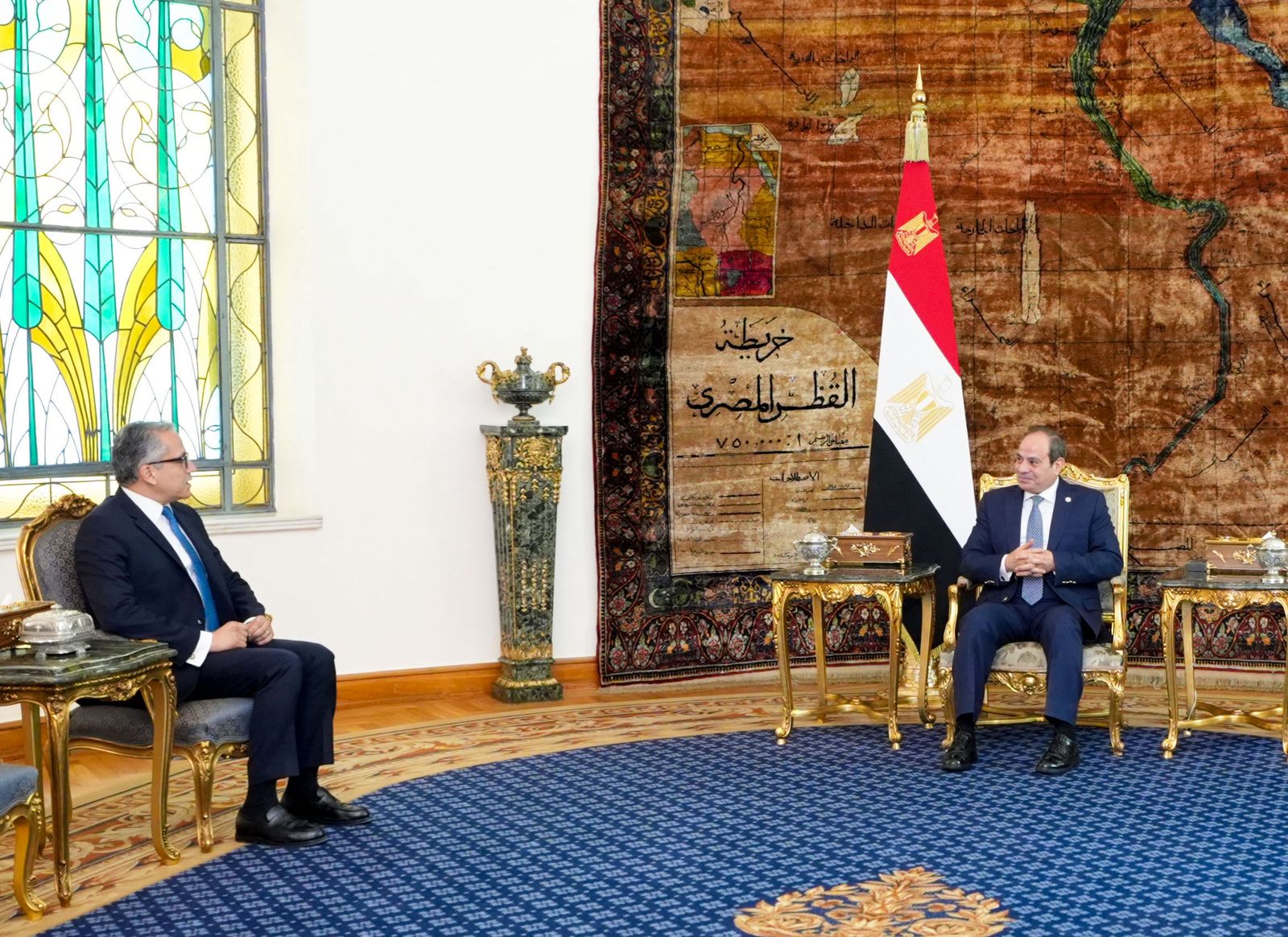 الرئيس عبد الفتاح السيسي يجتمع مع الدكتور خالد العناني
