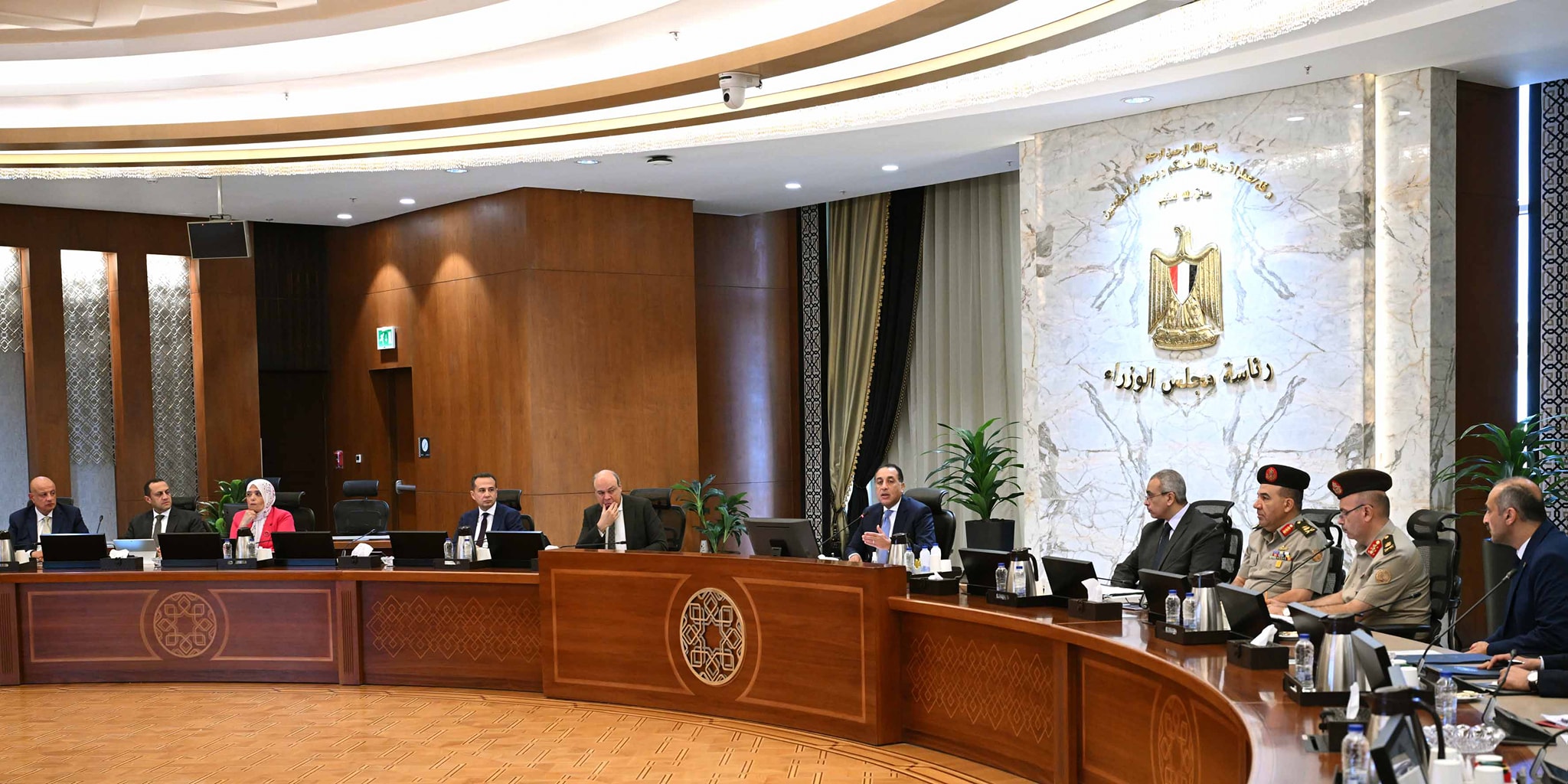 مدبولي يتابع موقف مشروعات تطوير البُنى التحتية وأنظمة التأمين بالمطارات