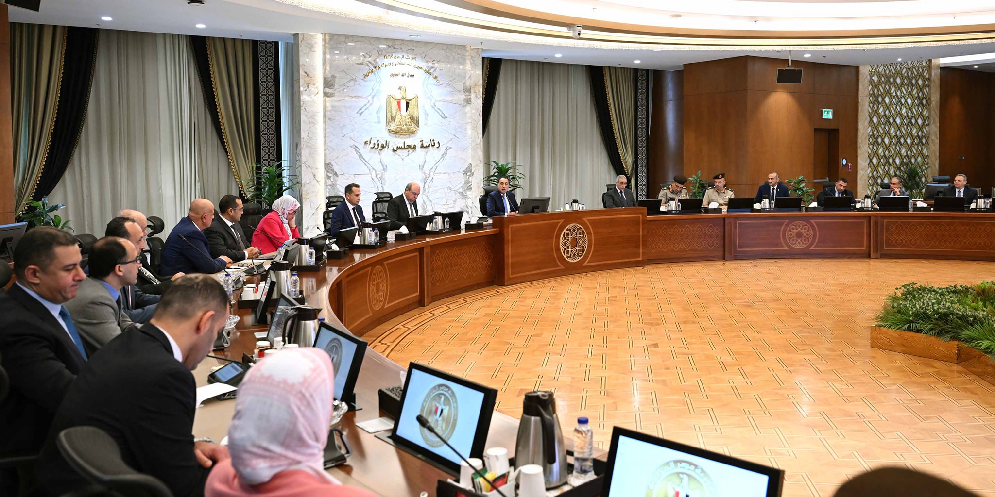 مدبولي يتابع موقف مشروعات تطوير البُنى التحتية وأنظمة التأمين بالمطارات