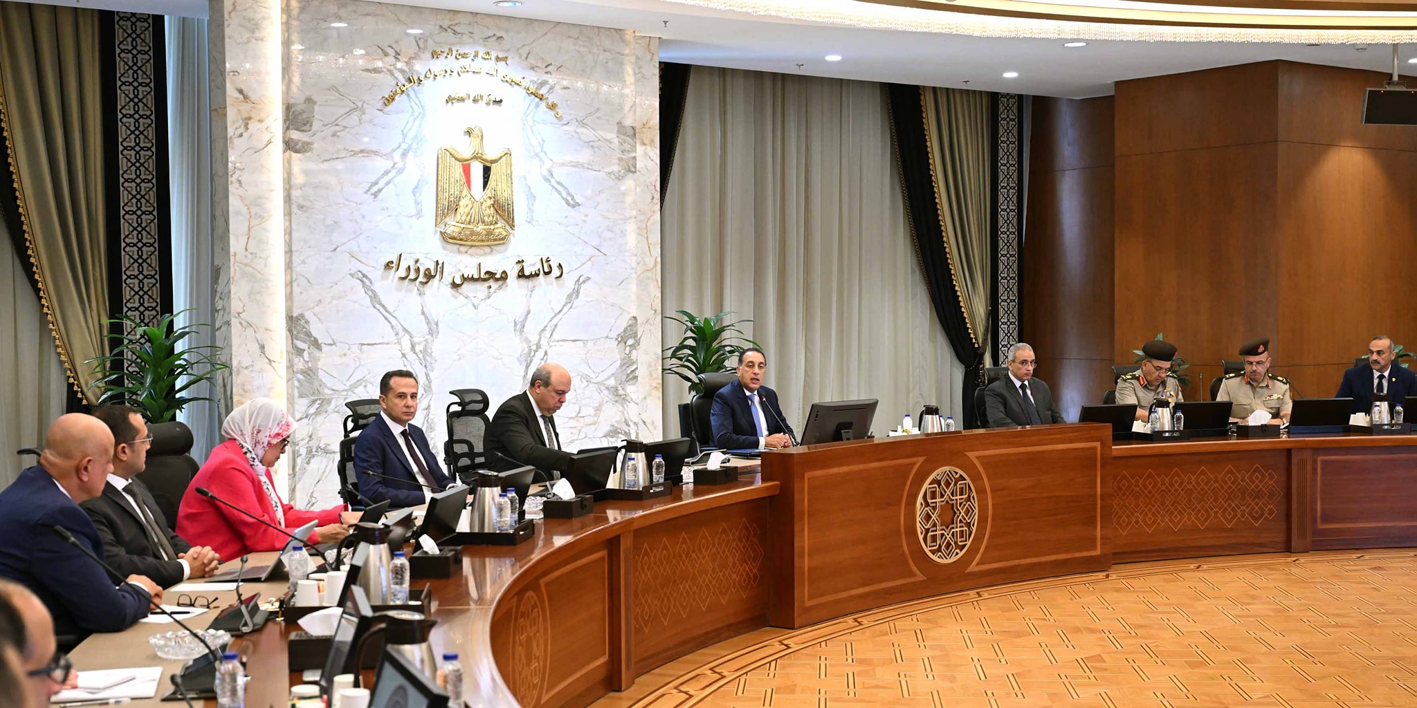 مدبولي يتابع موقف مشروعات تطوير البُنى التحتية وأنظمة التأمين بالمطارات