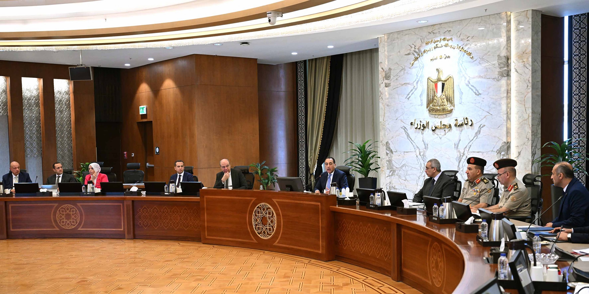 مدبولي يتابع موقف مشروعات تطوير البُنى التحتية وأنظمة التأمين بالمطارات