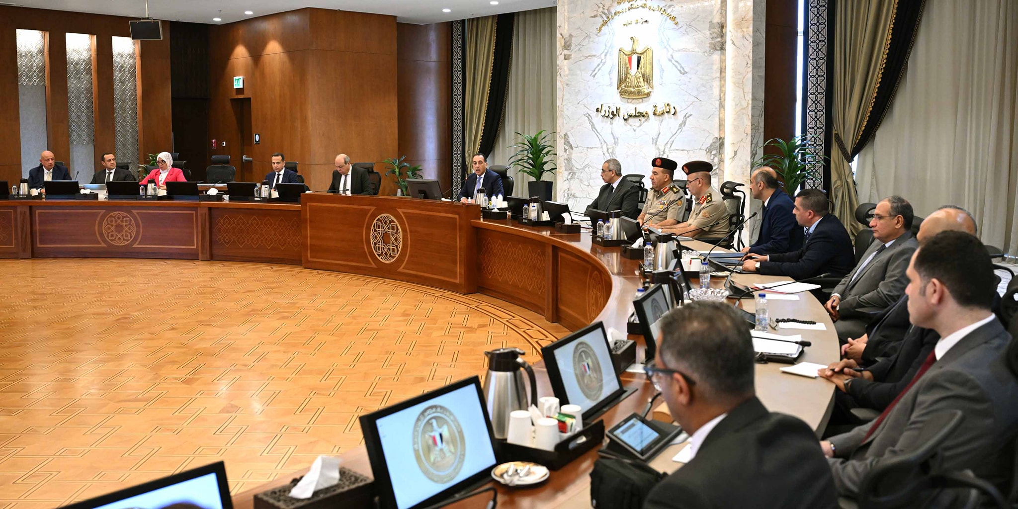 مدبولي يتابع موقف مشروعات تطوير البُنى التحتية وأنظمة التأمين بالمطارات