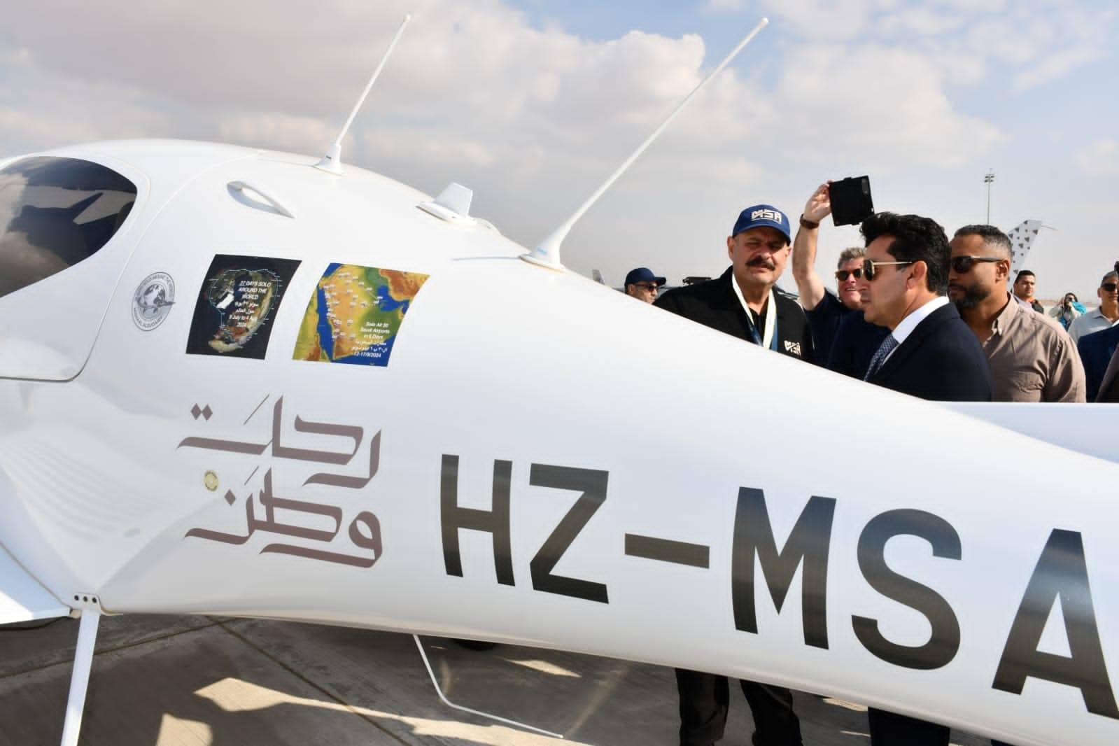 وزير الشباب والرياضة يشهد انطلاق رالي الطائرات