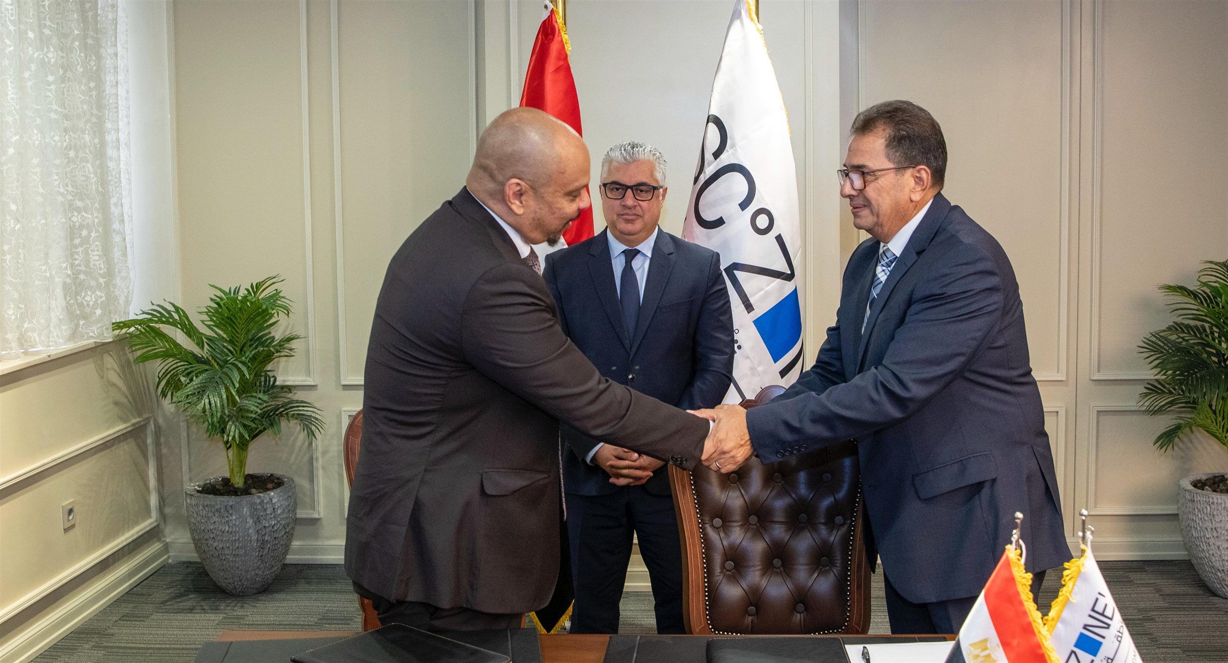 وليد جمال الدين يشهد توقيع عقد مشروع شركة بيمك إيميجينغ