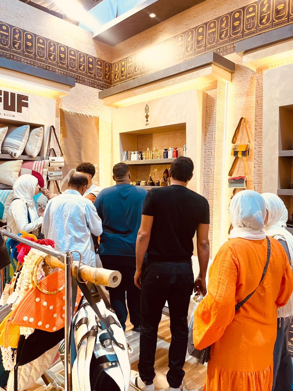 القاهرة شريكاً إستراتيجياً لمعرض تراثنا لدعم الحرف