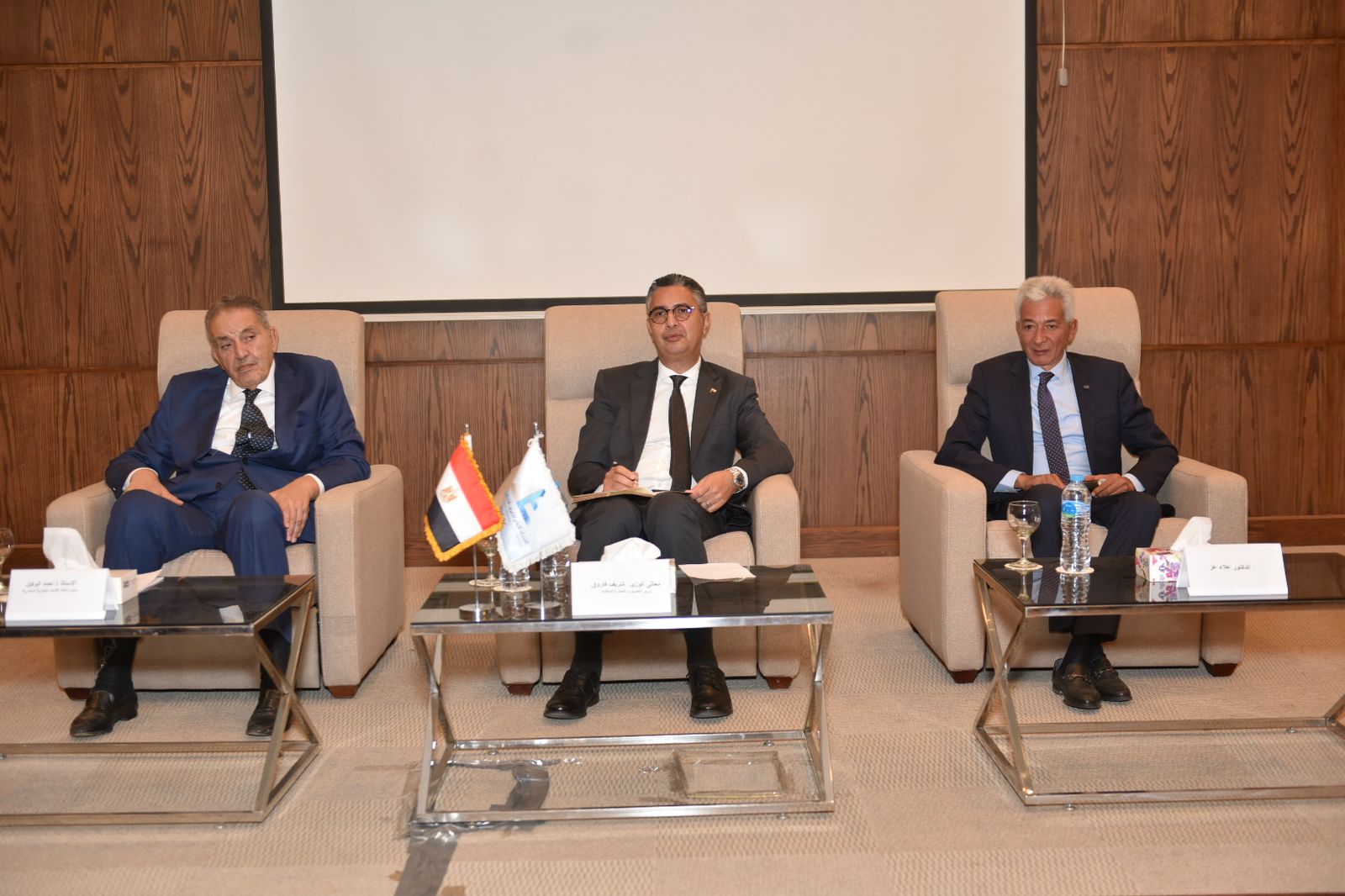 وزير التموين يجتمع مع رئيس الاتحاد العام للغرف التجارية