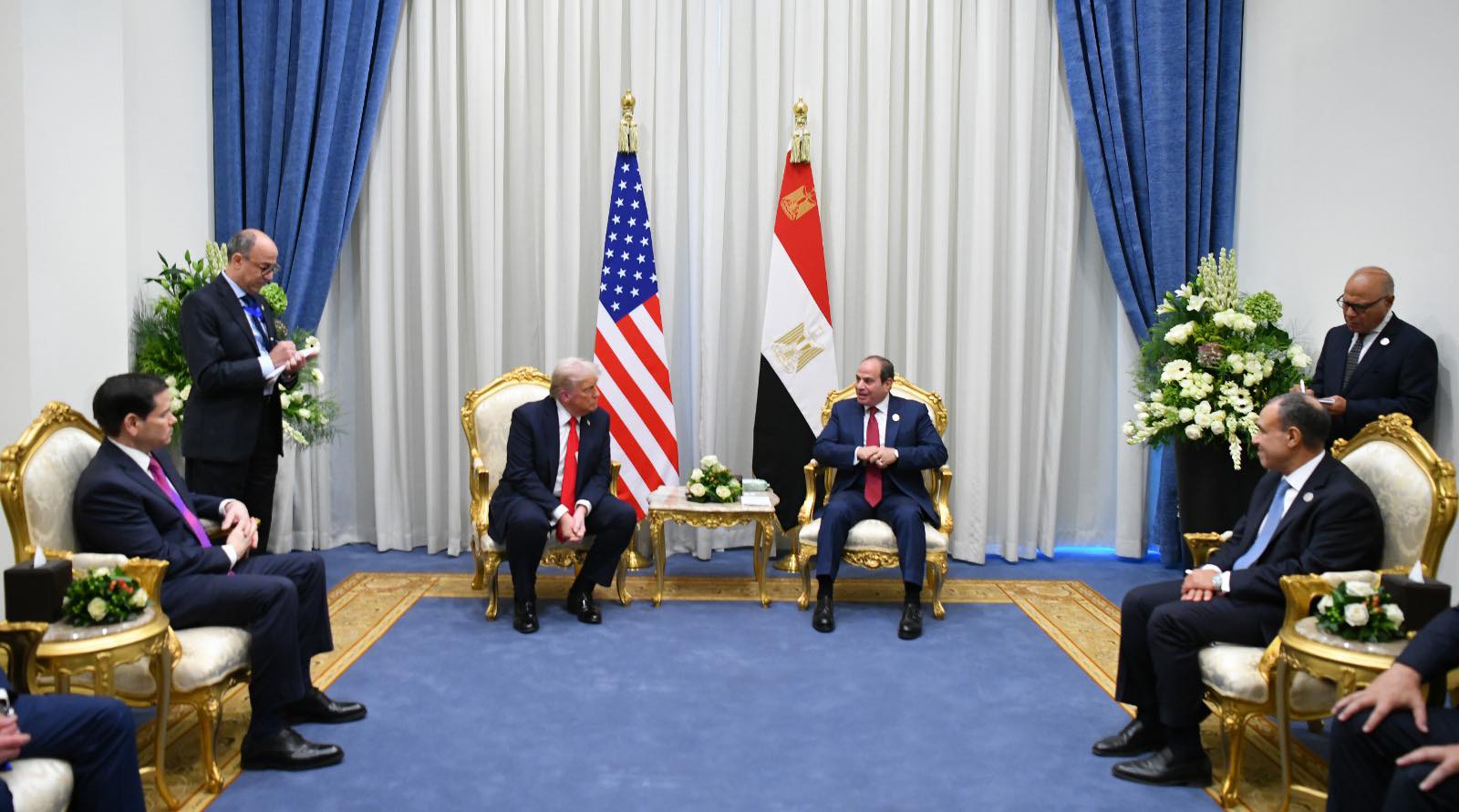 السيسي يستقبل نظيره الأمريكي