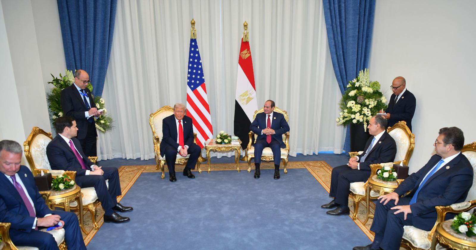 السيسي يستقبل نظيره الأمريكي