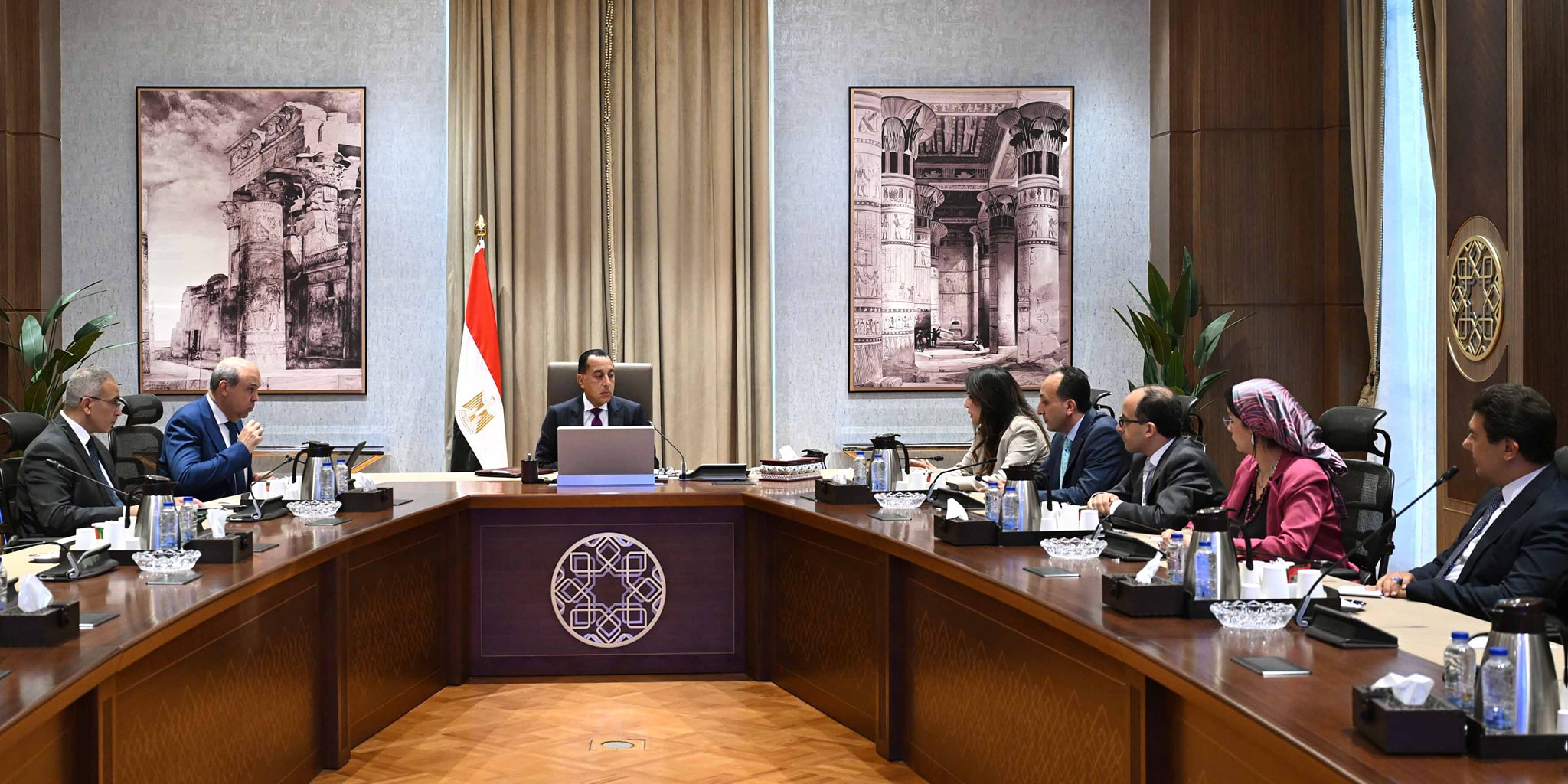 رئيس الوزراء يلتقي وزير الطيران المدني