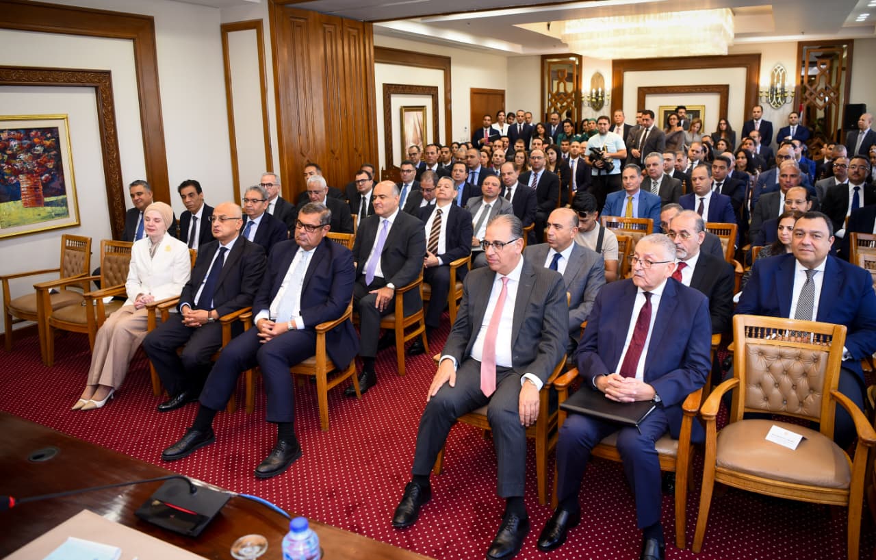 وزارة الخارجية تستقبل الدكتور خالد العناني