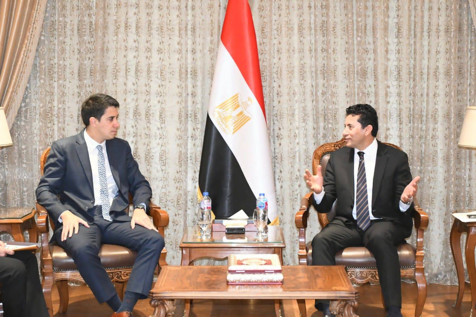 وزير الشباب يلتقي الأمين العام المساعد للأمم المتحدة