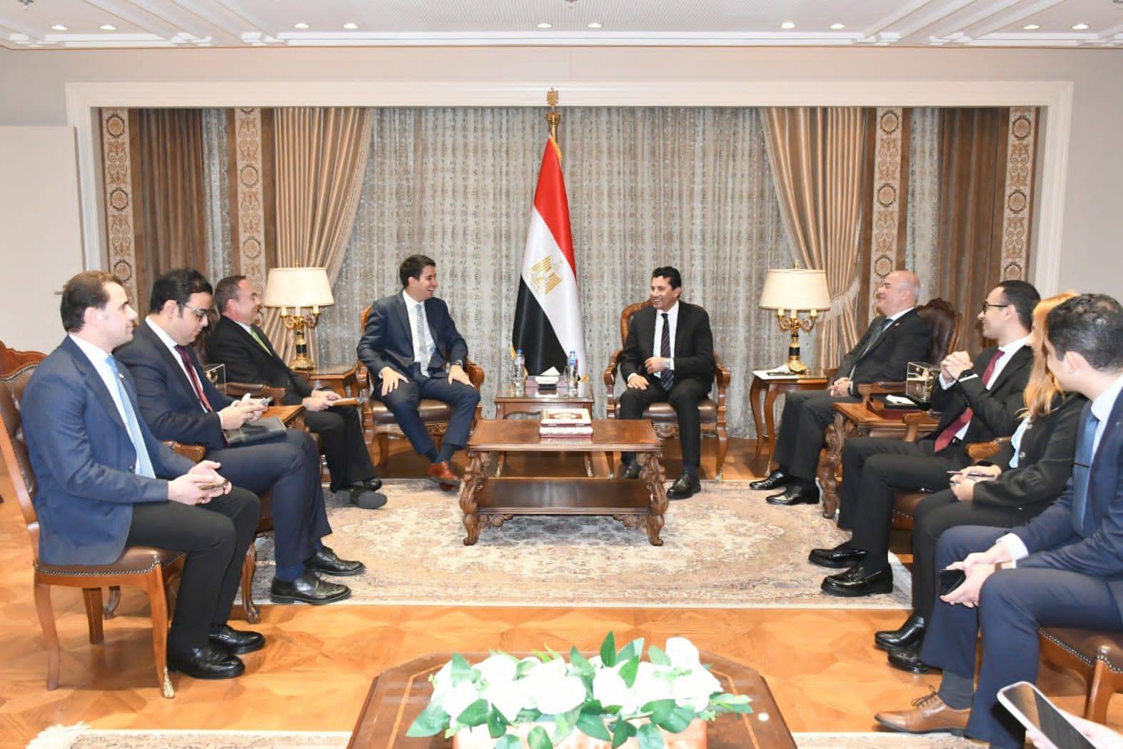 وزير الشباب يلتقي الأمين العام المساعد للأمم المتحدة