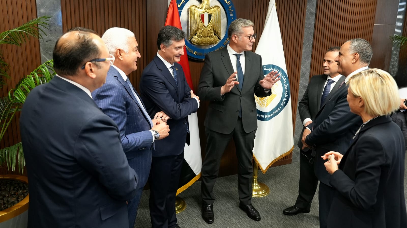وزير البترول يشهد توقيع تمديد عقد تنمية حقل بلطيم شرق