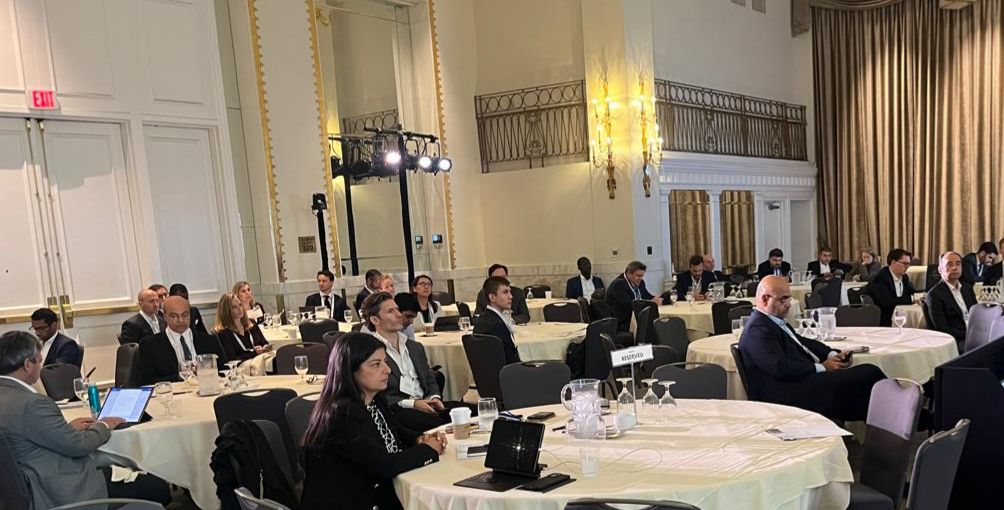 وزير المالية في حوار مفتوح مع المستثمرين