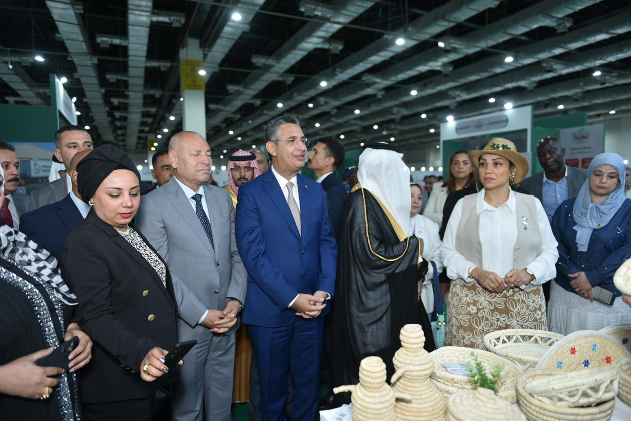 افتتاح النسخة الثانية من الملتقى والمعرض الدولي للتمور