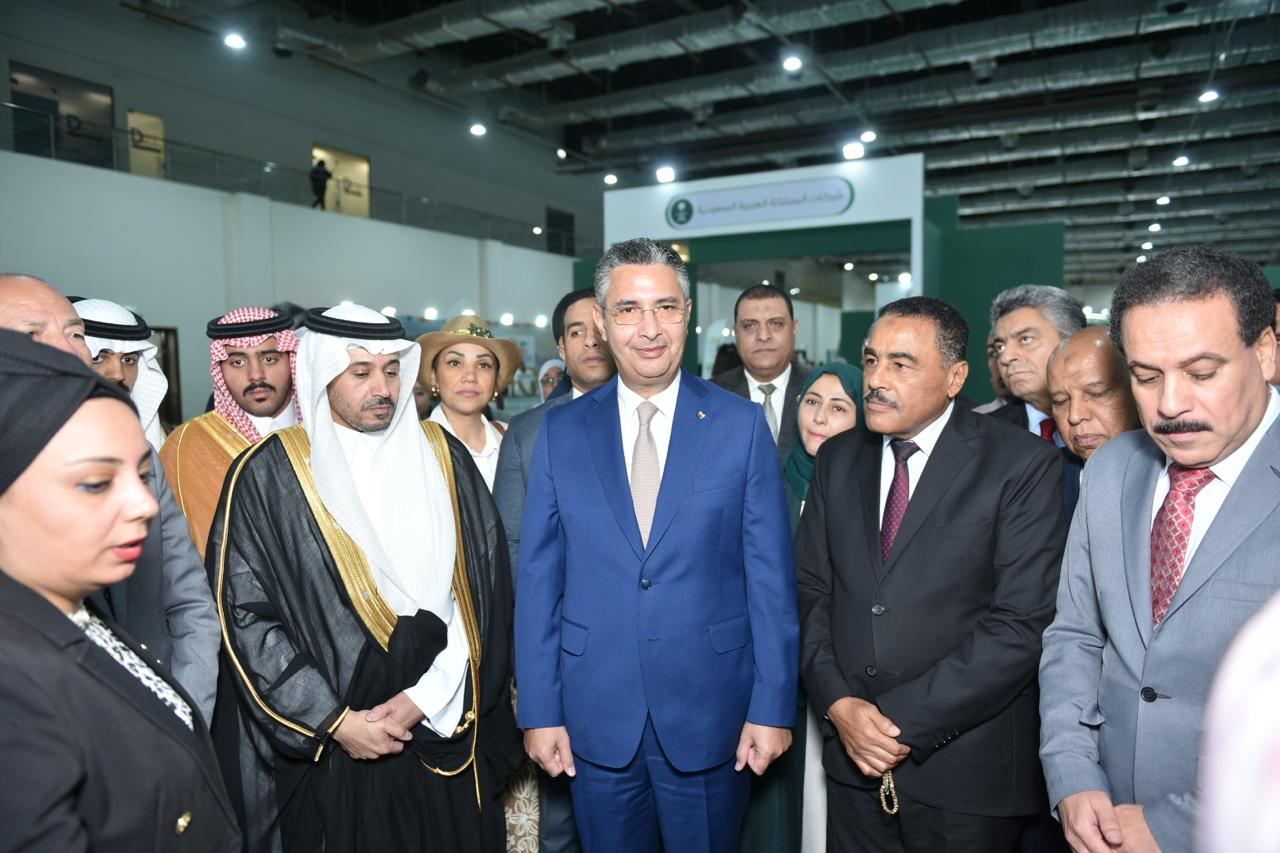 افتتاح النسخة الثانية من الملتقى والمعرض الدولي للتمور